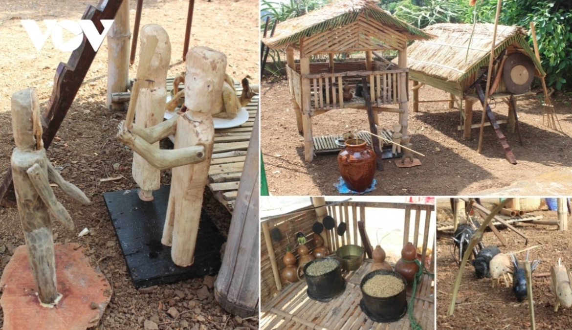 Offerings are put on a two-story hut, named Puk in the Ede ethnic language.