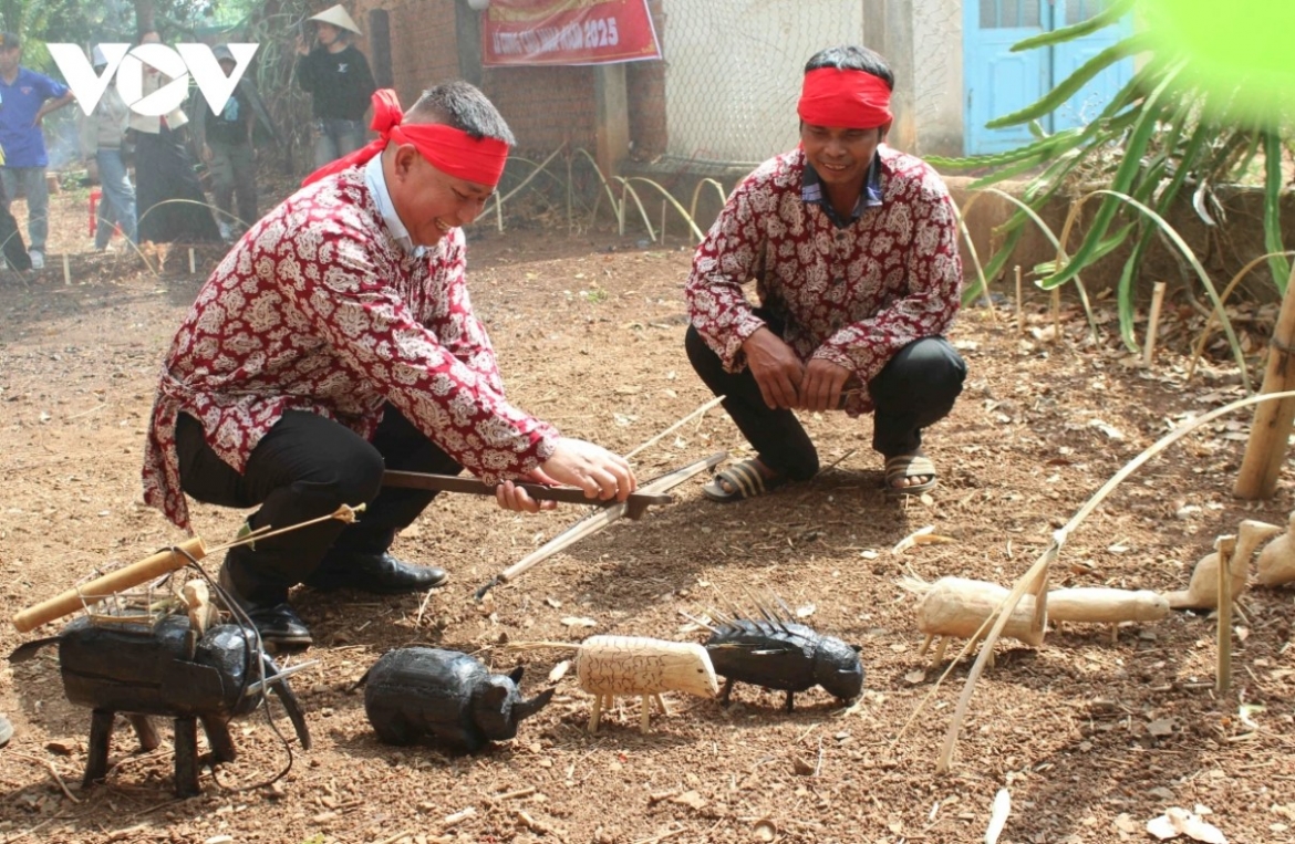 Meanwhile, local men make use of arrows to scare insects away to protect their crops.