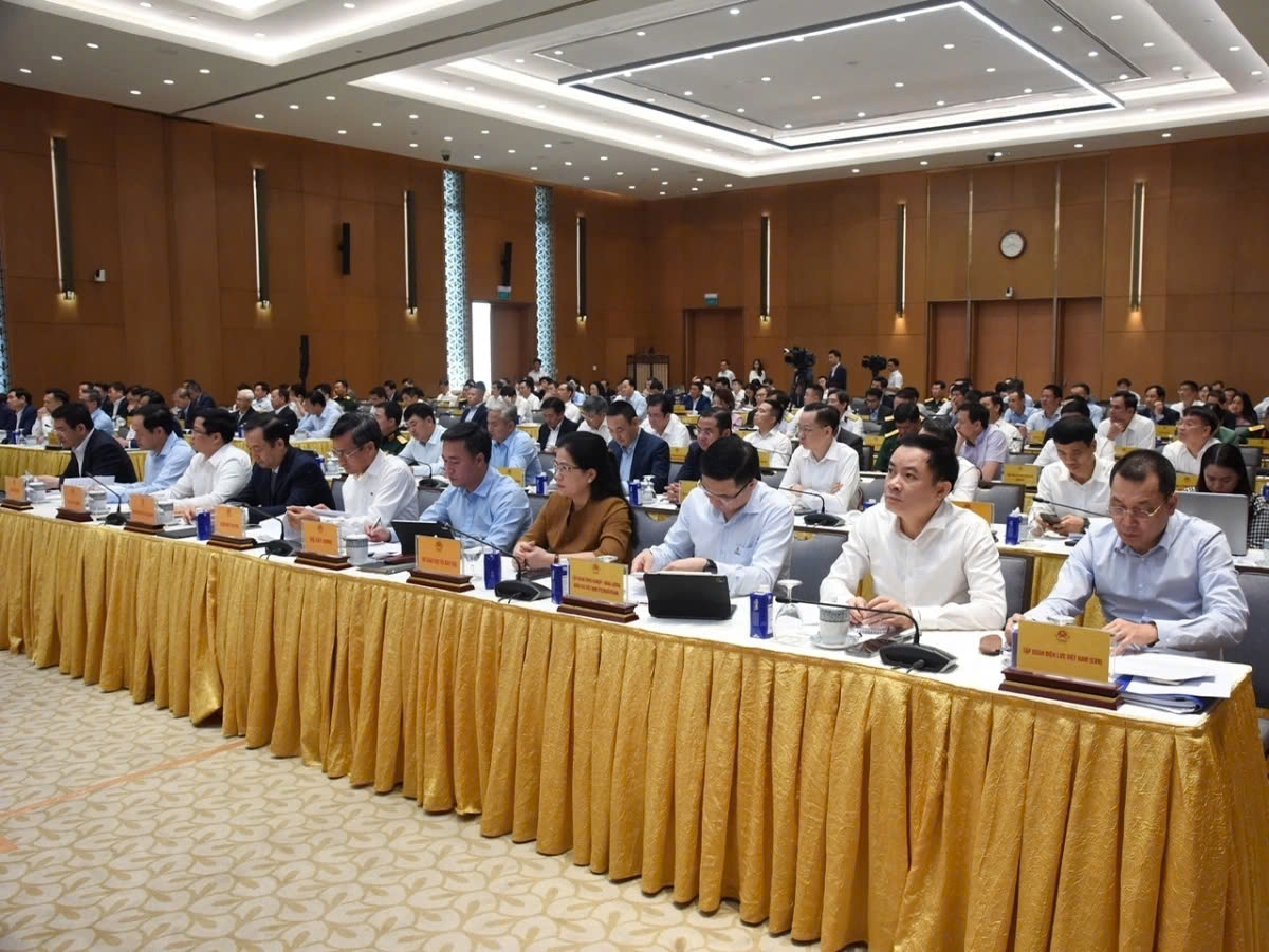 Leaders of relevant ministries, agencies and 68 major SOEs attend the conference