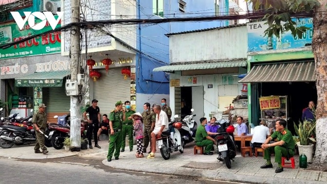 Narrow 1-meter alley makes firefighting efforts more difficult in deadly house fire.