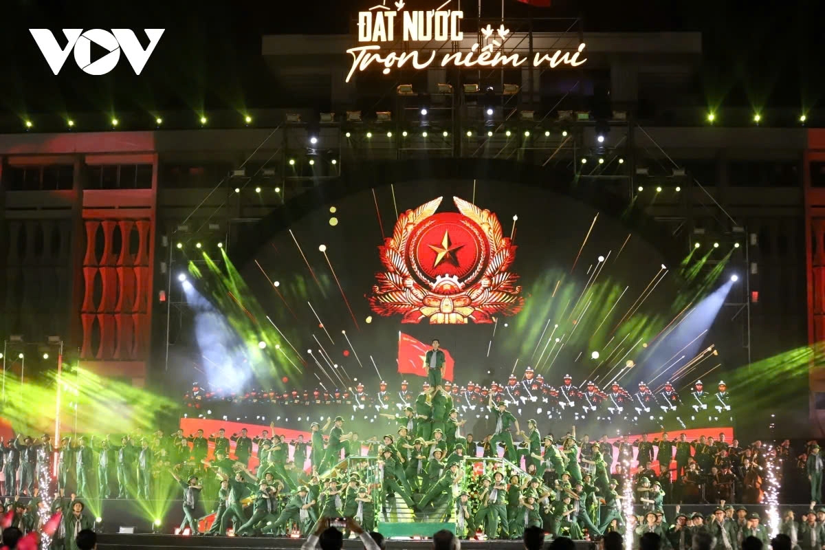 A panoramic view of the special art programme marking 50 years of the Liberation of the South and National Reunification (April 30, 1975 - 2025)