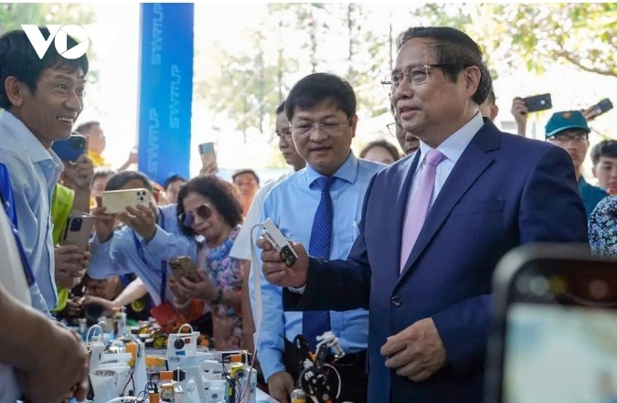 PM Chinh visits exhibition space showcasing students’ start-up ideas