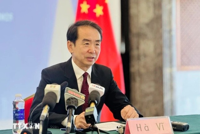 Chinese Ambassador to Vietnam He Wei at the press briefing (Photo: VNA)