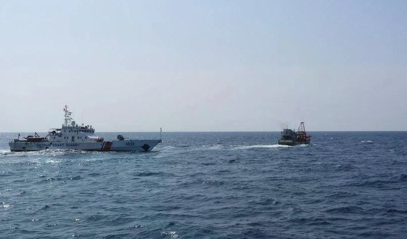A ship of the Coast Guard Region 4 High Command patrols on the southwestern sea area