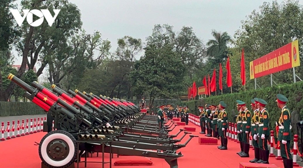 Vietnam fires a 21-gun salute to welcome the top Chinese leader. 