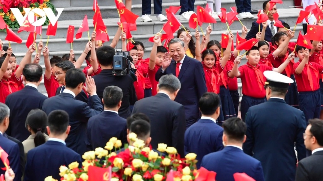 Party General Secretary To Lam hosts the official welcome ceremony for China's top leader.