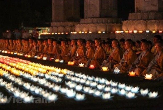 A lantern festival to pray for world peace at Tam Chuc Pagoda, the northern province of Ha Nam, part of Vesak 2019.