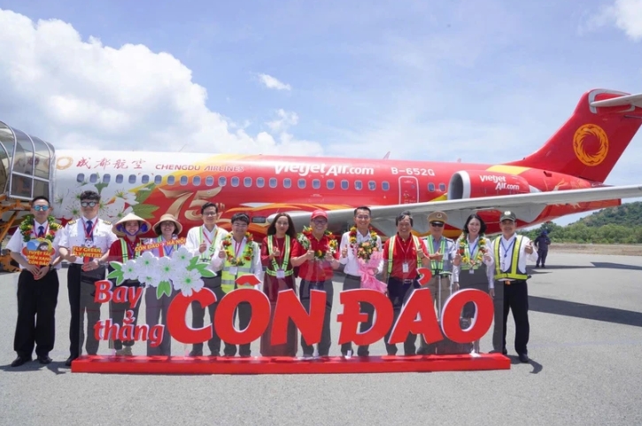 Vietjet launches two routes connecting Hanoi and HCM City with Con Dao. (Photo: Vietjet)