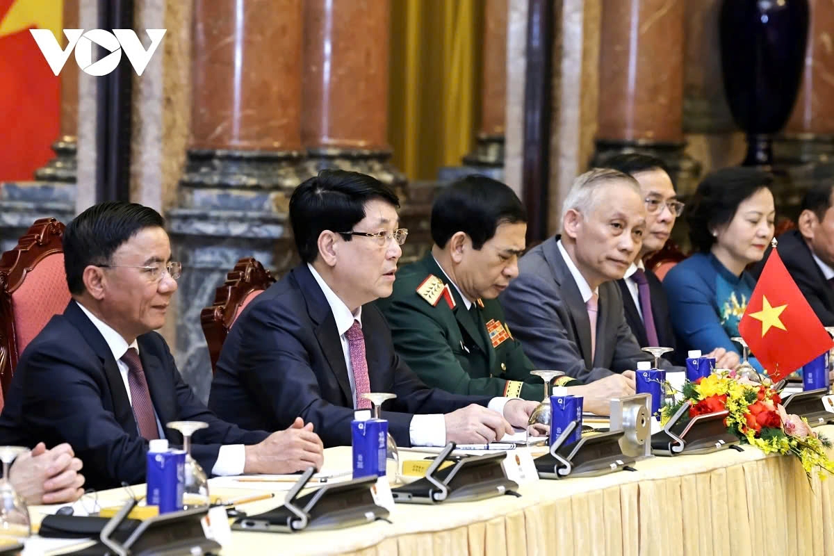 Vietnamese President Luong Cuong (second from left) during his talks in Hanoi on April 15, 2025 with Chinese Party General Secretary and President Xi Jinping