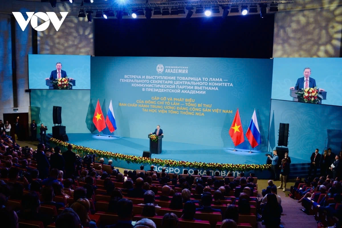 Also on May 10 morning, General Secretary To Lam delivers a key policy speech on fostering traditional friendship and the comprehensive strategic partnership between Vietnam and Russia in a new era for peace, cooperation, and development, at the Presidential Academy of National Economy and Public Administration.