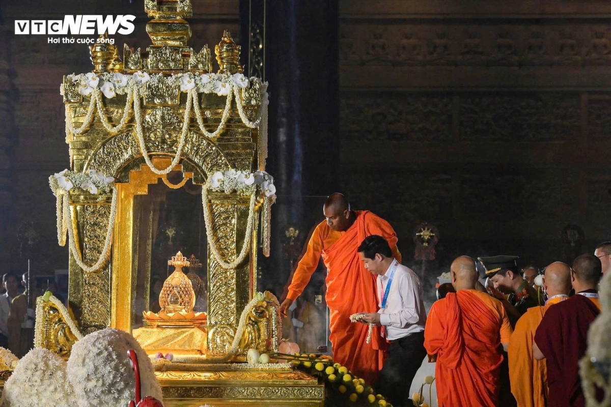 Tam Chuc pagoda is set to open free of charge for people and Buddhists to come and pay respects to the Buddha’s Sarira from May 17 to 21.
