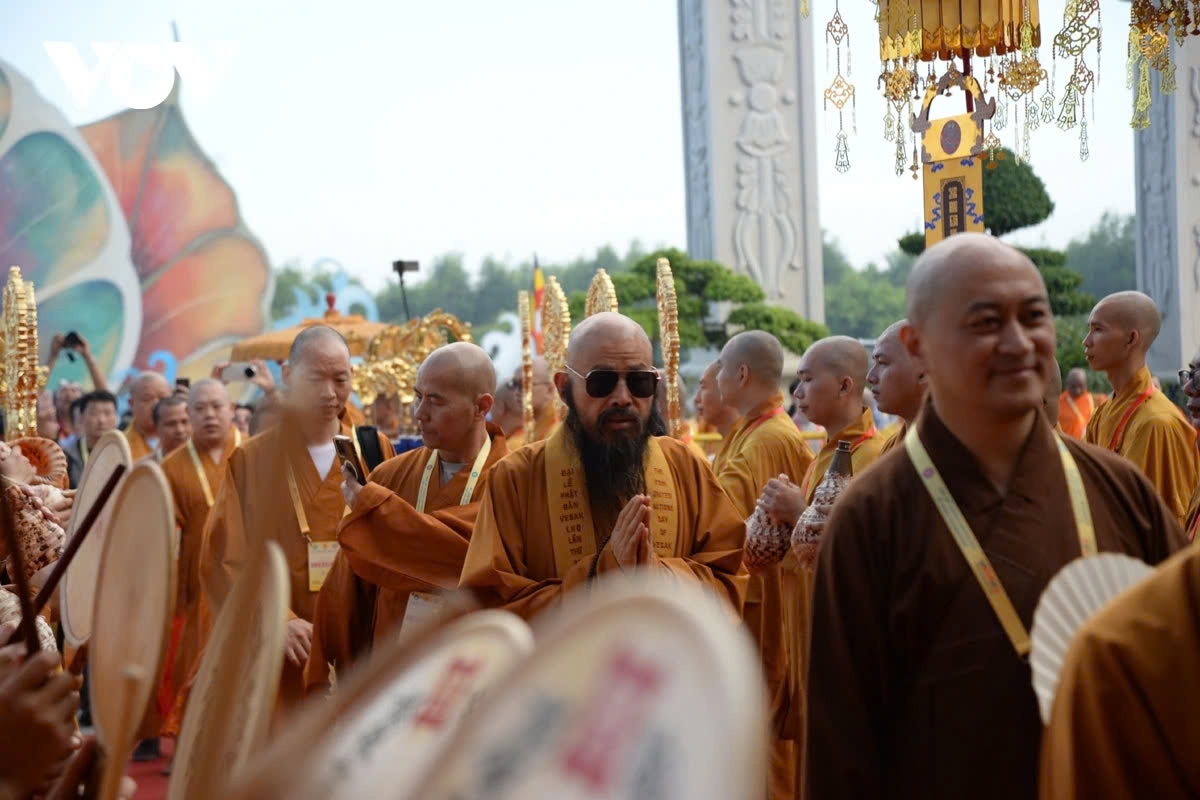 It marks the journey of a nation overcoming division, breaking with the past and moving toward a united, harmonious, prosperous, and hopeful future.