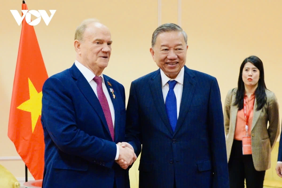 Also on May 11, General Secretary To Lam meets with Gennady Zyuganov, chairman of the Communist Party of the Russian Federation. General Secretary To Lam affirms that the Communist Party of Vietnam always treasures the traditional friendship with the Communist Party of the Russian Federation, and that this relationship is important for the overall Vietnam–Russia partnership, serving as a political foundation for boosting bilateral cooperation across sectors.