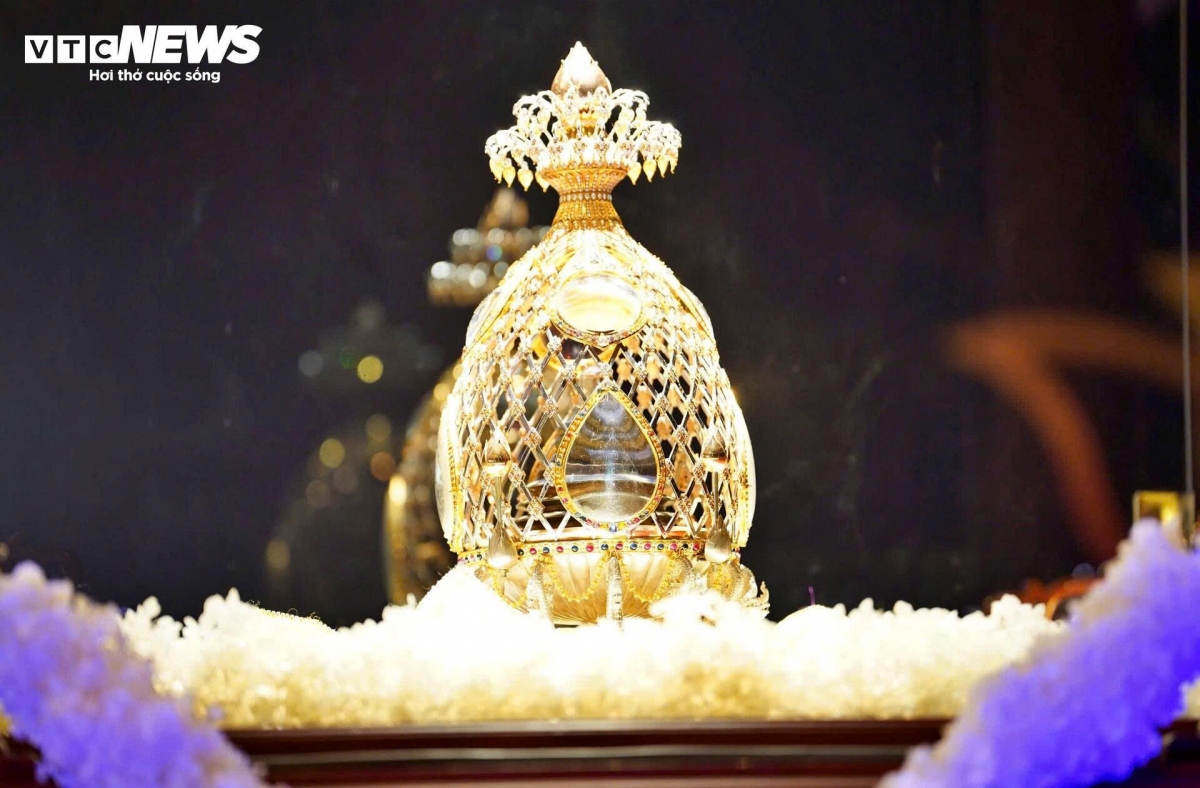 From there, the relic is ceremonially transferred to Thanh Tam Pagoda in Binh Chanh district, Ho Chi Minh City, where it will be officially enshrined for monks, nuns, devotees, and the public to pay homage from May 3 to 8.