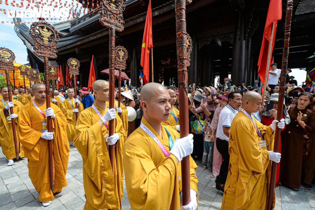 The ceremony takes place in a solemn and emotional atmosphere.