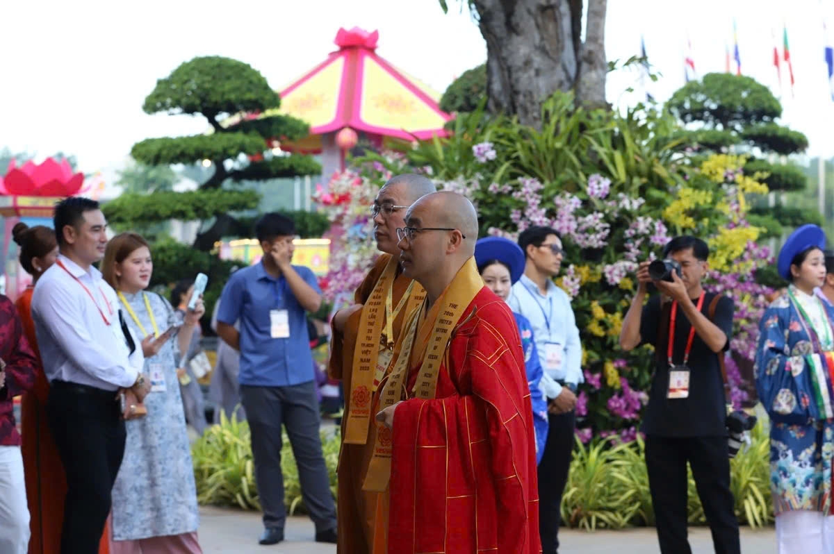 Representative of Buddhism from China.