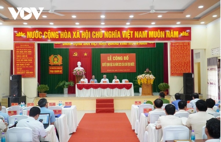 At the ceremony announcing the President’s 2025 amnesty decision held on May 1 at A2 Prison in Dien Khanh district, Khanh Hoa province