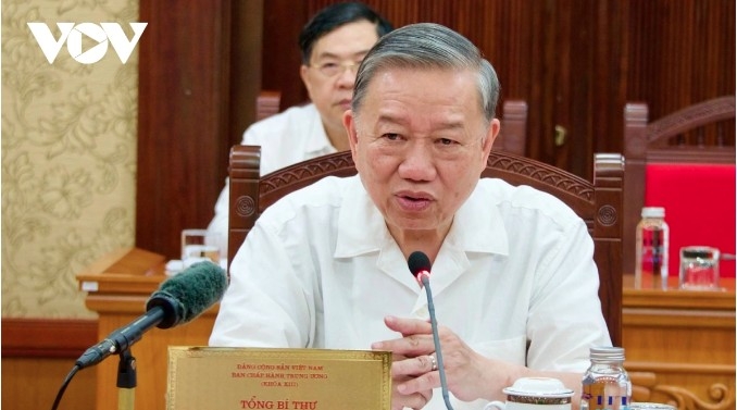 Party General Secretary To Lam chairs the meeting