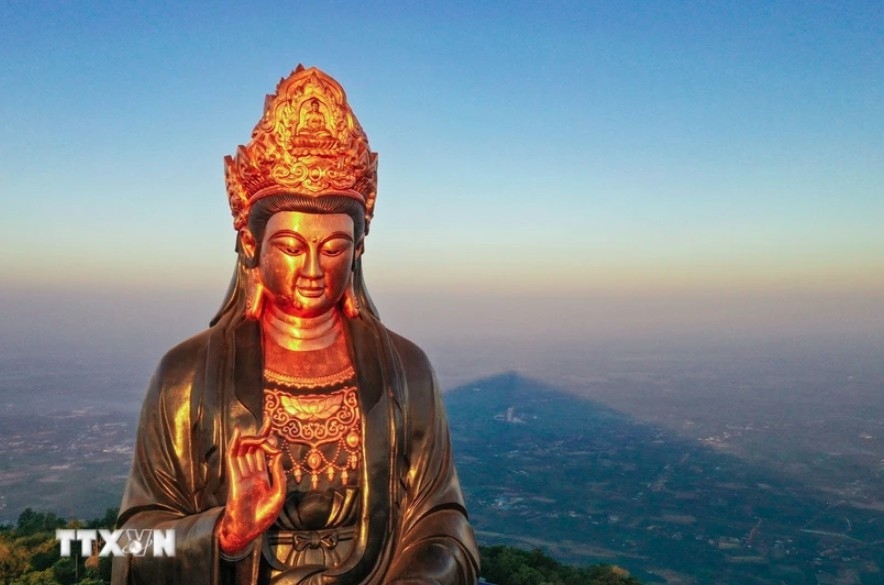 The Bodhisattva statue on the peak of Ba Den Mountain is the largest of its kind in Asia (Photo: VNA)