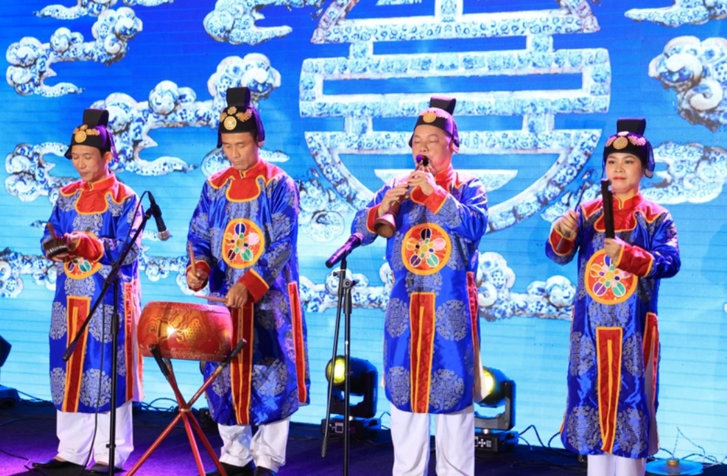 A Hue royal court music performance recently staged in Geneva (Photo: VNA)