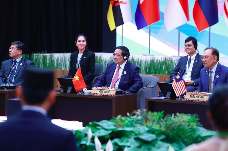 Prime Minister Pham Minh Chinh (centre) speaks at ASEAN Leaders' Interface with ASEAN Youth on May 26. (Photo: VNA)