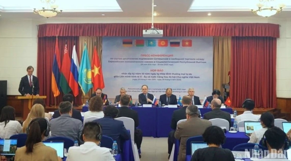 Delegates at the press conference on May 29 (Photo: nhandan.vn)