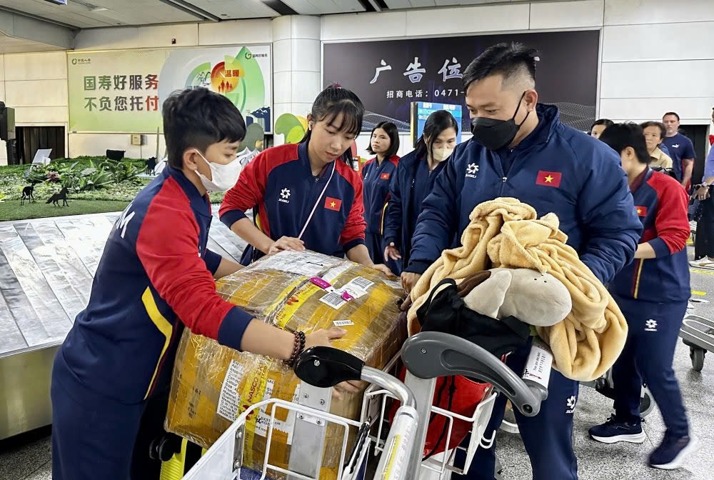 Vietnamese players arrive in Inner Mongolia of China for the 2025 AFC Women's Futsal Championship. (Photo: VFF)
