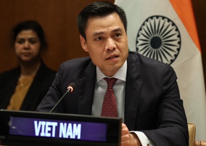 Ambassador Dang Hoang Giang speaks at the event