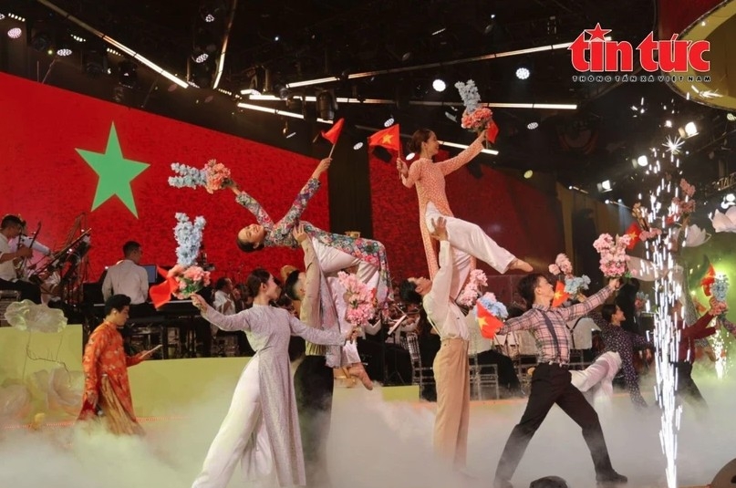 At the art performance programme