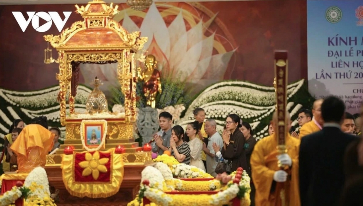 Quan Su Pagoda in Hanoi is said to welcome five million visitors to pay homage to the Buddha's Sarira