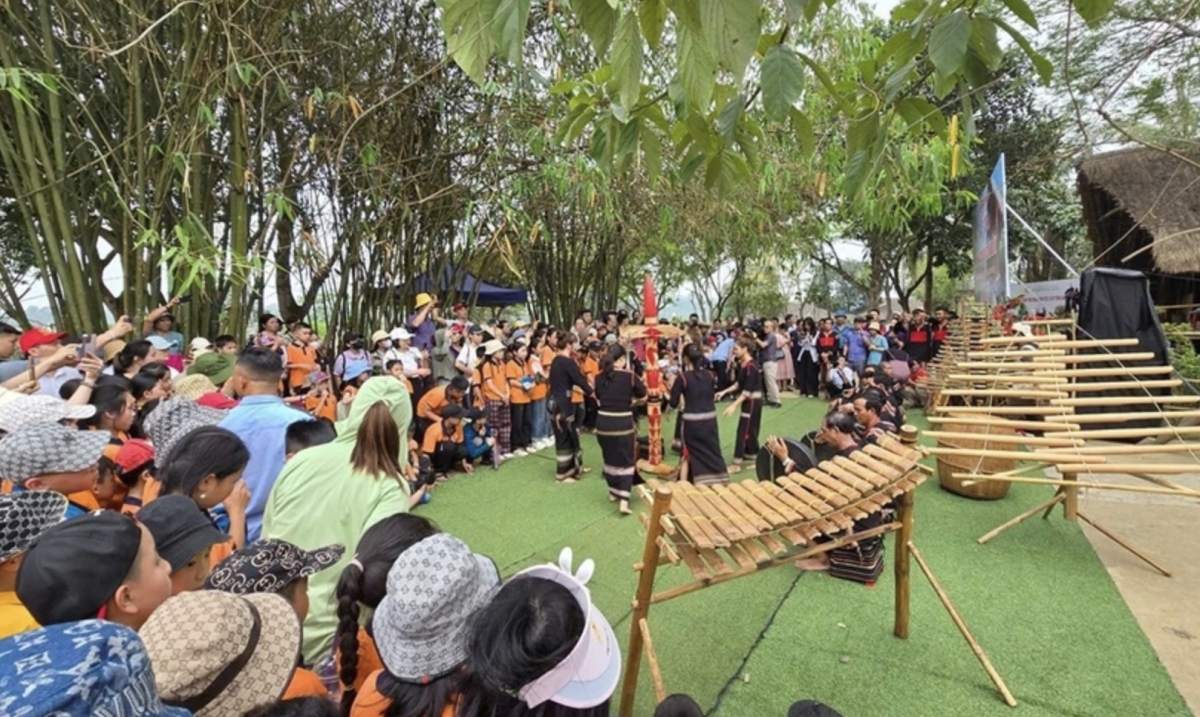 The Vietnam National Village for Ethnic Culture and Tourism continues to enhance its daily and weekend activities to promote interethnic and regional exchange and attract more tourists.