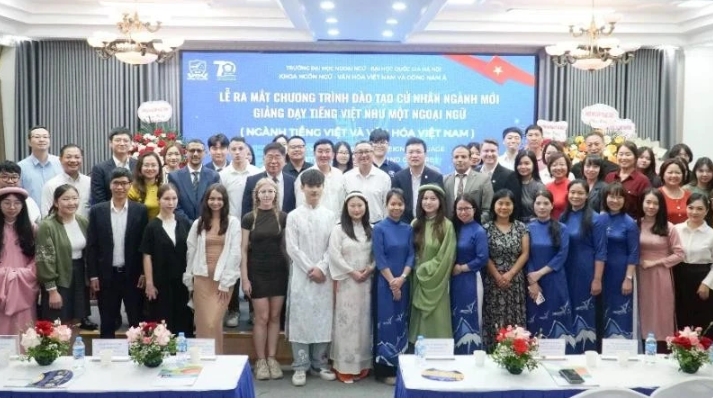 Delegates at the launch of a specialised programme in teaching Vietnamese as a foreign language in 2025 at University of Languages and International Studies under Vietnam National University, Hanoi (ULIS – VNU). (Photo: Nhandan.vn)
