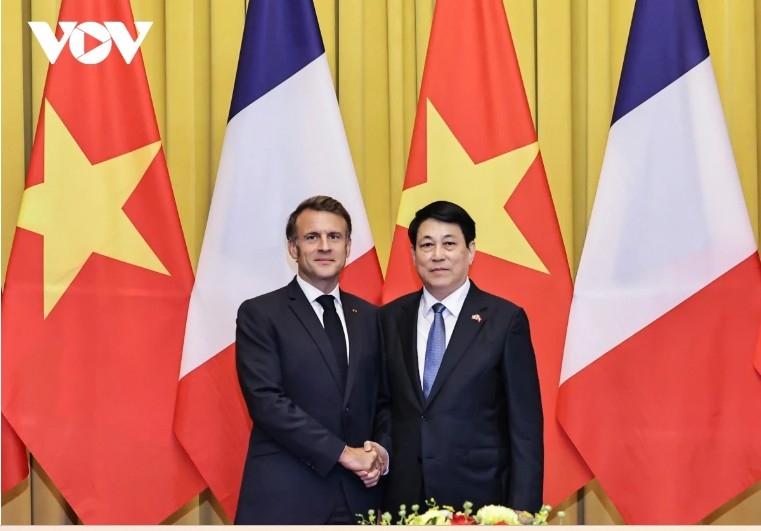 State President Luong Cuong and French President Emmanuel Macron