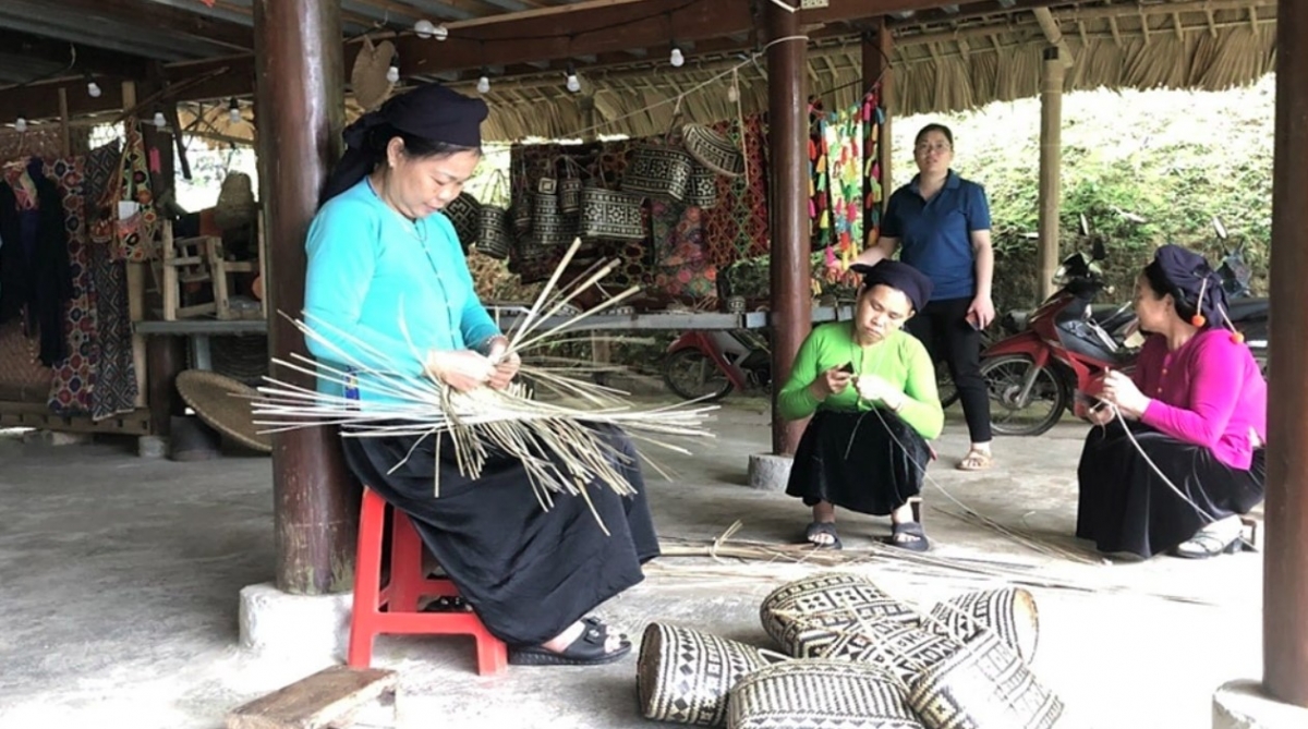 The traditional knitting craft of the Tay ethnic people is among the list of Vietnam’s national intangible cultural heritage.