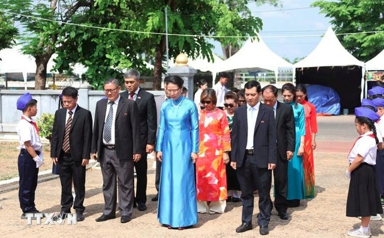 A Vietnamese delegation visits the historical relic site commemorating late President Ho Chi Minh in the Lao province of Savannakhet.