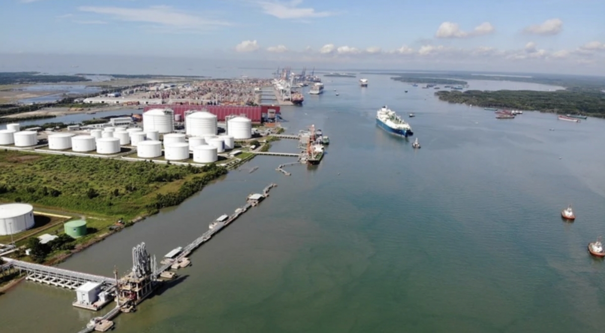 LNG import operations at Thi Vai terminal.