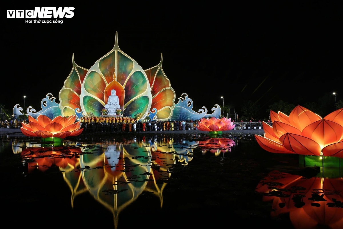 In the coming days, the Buddhist Academy is set to host activities such as peace prayers, a Buddhist culture exhibition, a tea meditation night, and an international academic exchange between local and international Buddhist scholars.