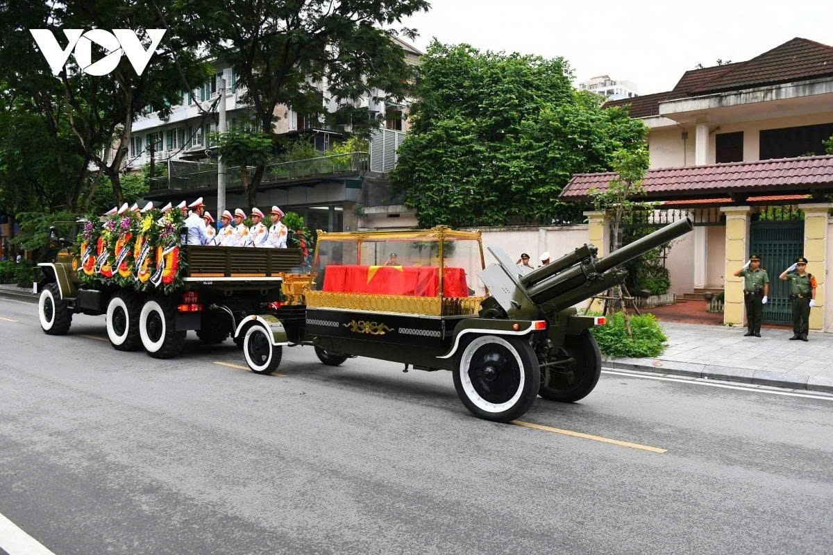 A burial service for former State President Tran Duc Luong is set to take place at 3 p.m. the same day at his hometown cemetery in Pho Khanh commune, Duc Pho town, Quang Ngai province.