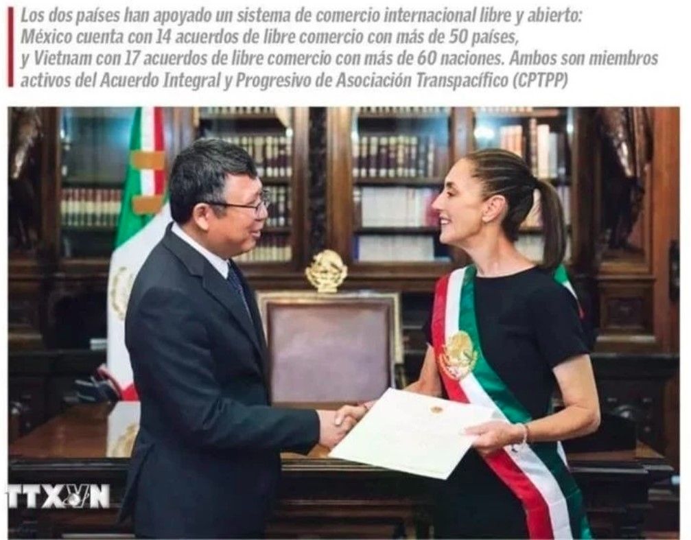 Vietnamese Ambassador Nguyen Van Hai (L) and Mexican President Claudia Sheinbaum on Voces Del Periodista newspaper. (Screenshot by VNA)