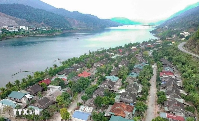 Vietnam's record set for White Thai stilt houses in Muong Lay, Dien Bien province