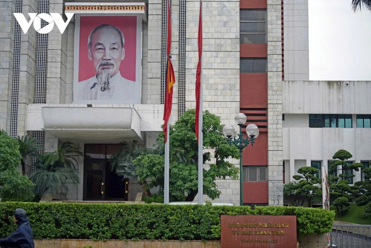 At the headquarters of Hanoi municipal People’s Committee