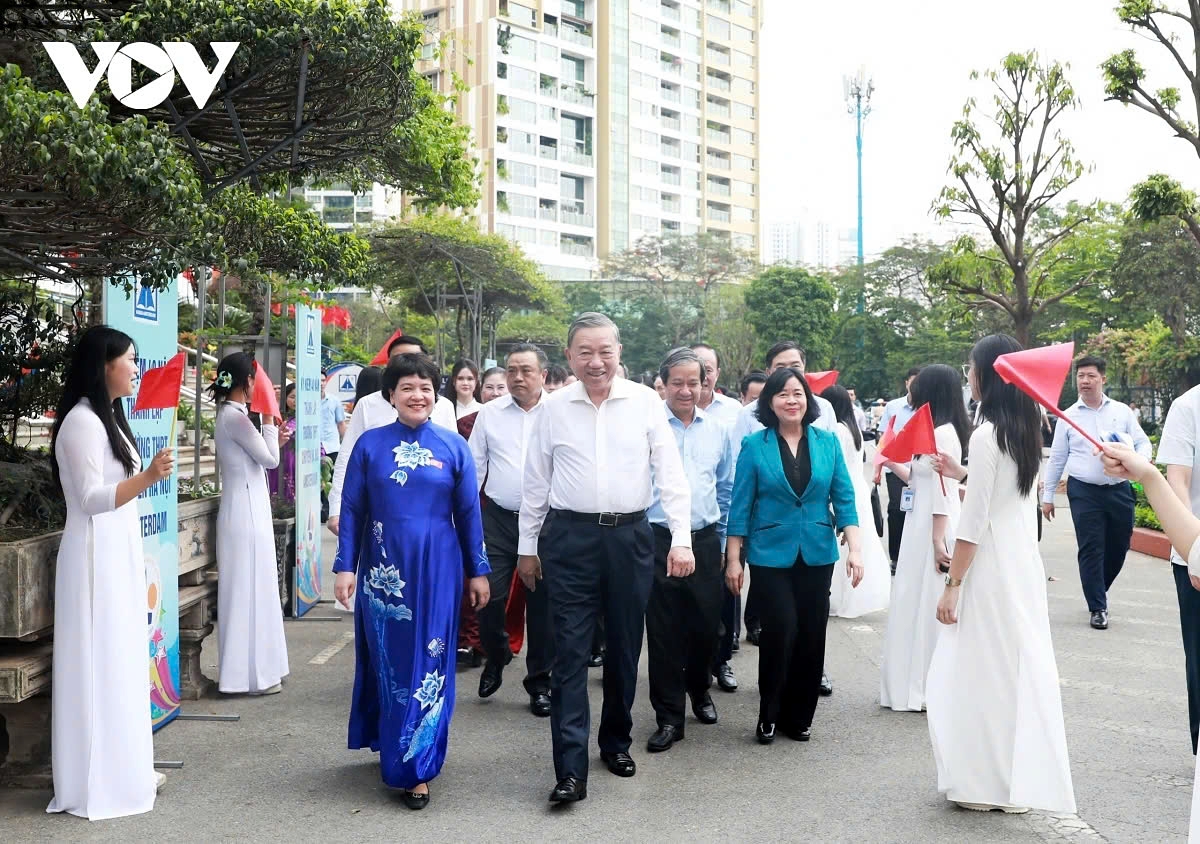 Party General Secretary To Lam visits Hanoi - Amsterdam High School for the Gifted on May 14