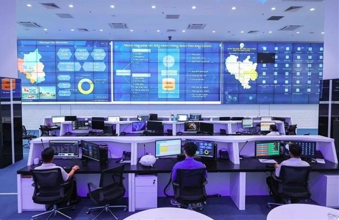 The Binh Duong Provincial Intelligent Operations Centre (IOC) is tasked with monitoring, supervising, and managing activities across several critical sectors, including public security, traffic control, smart transportation, and emissions monitoring.