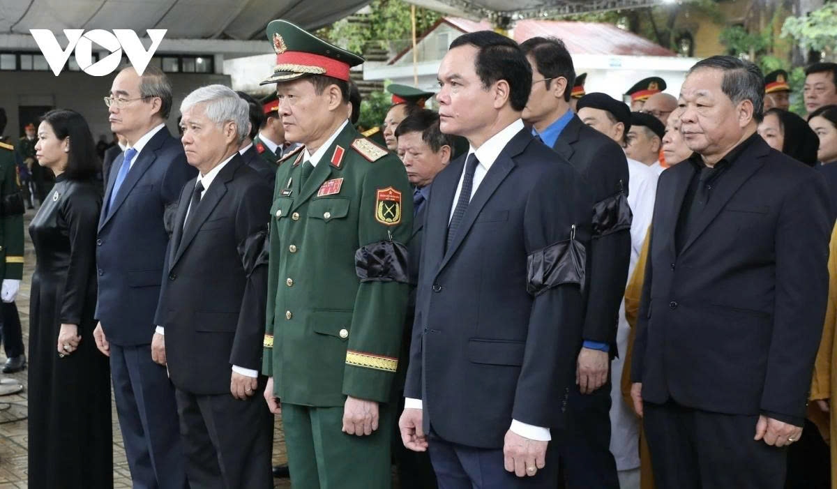 The Vietnam Fatherland Front (VFF) Central Committee's delegation is headed by Politburo member, President of the VFF Central Committee Do Van Chien.