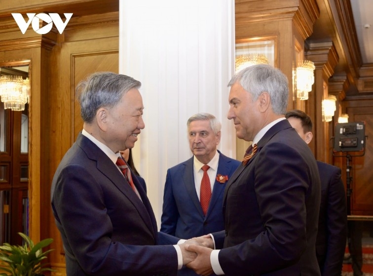Chairman of the State Duma of Russia Vyacheslav Volodin welcomes Party General Secretary To Lam