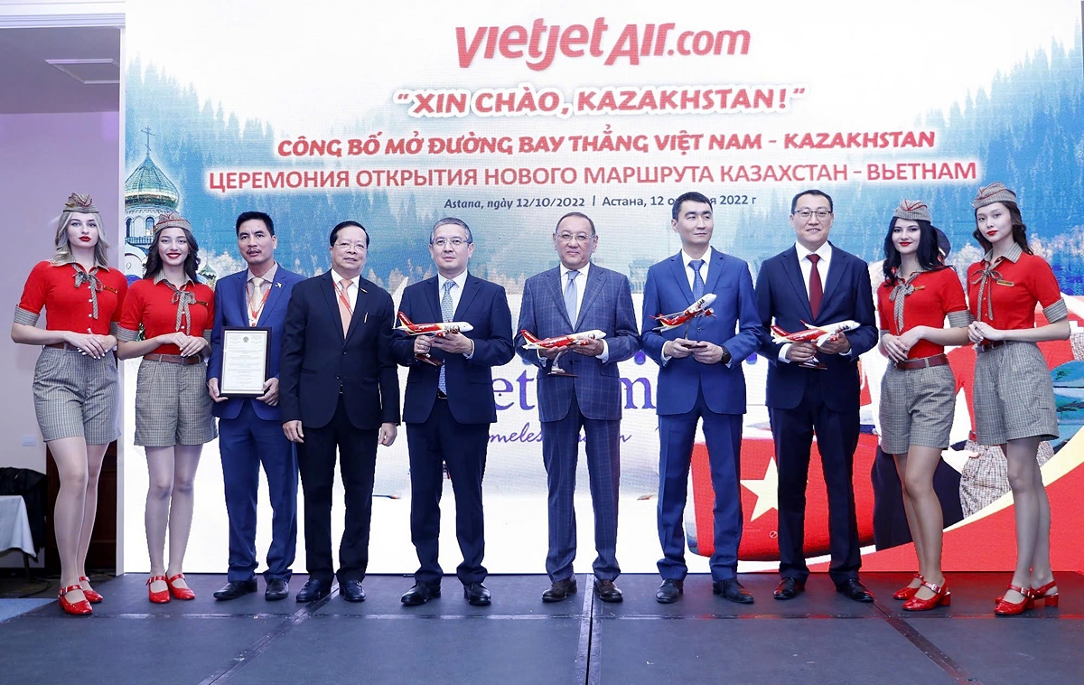 Vietjet launches Nha Trang - Almaty air route in 2022. (Photo: Vietjet)