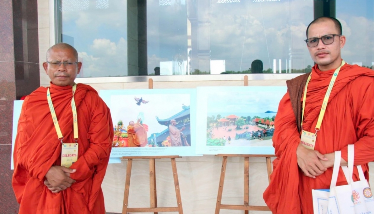 Each photo, artifact, and story featured in the exhibition serves as a vivid reflection of the pagoda’s role in the spiritual and cultural life of Vietnamese people, from rural areas to urban centers, and from the mainland to remote islands.