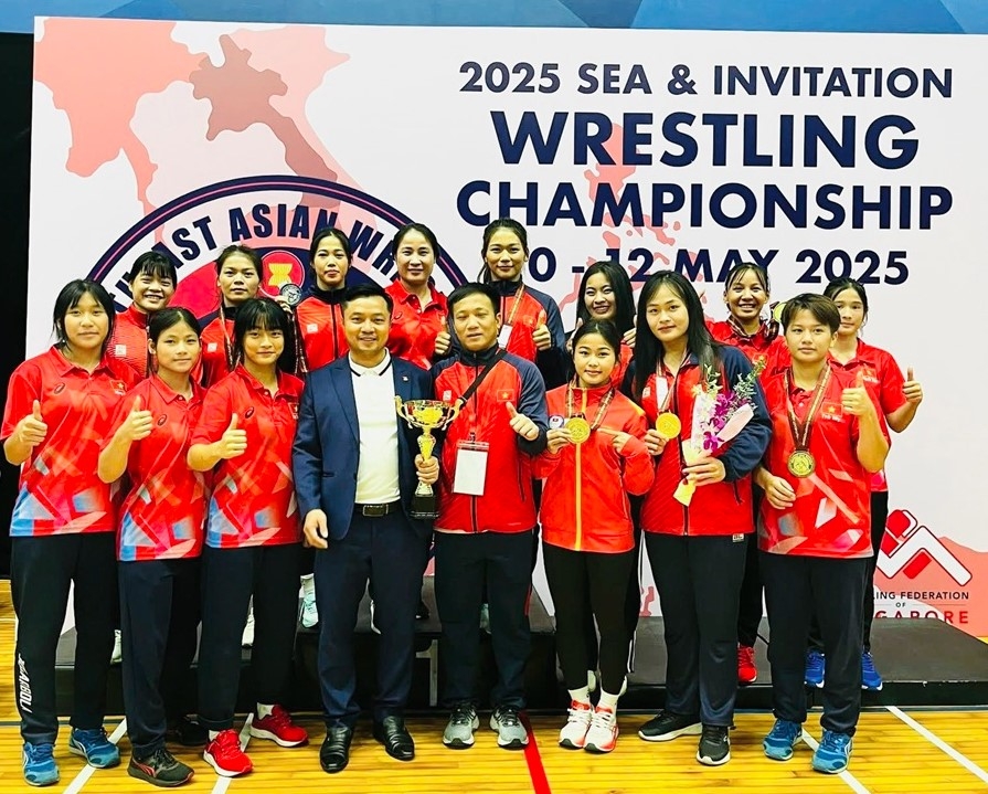 Vietnamese wrestlers win 24 gold medals at the 2025 Southeast Asian wrestling championship in Singapore. (Photo: sggp.org.vn)