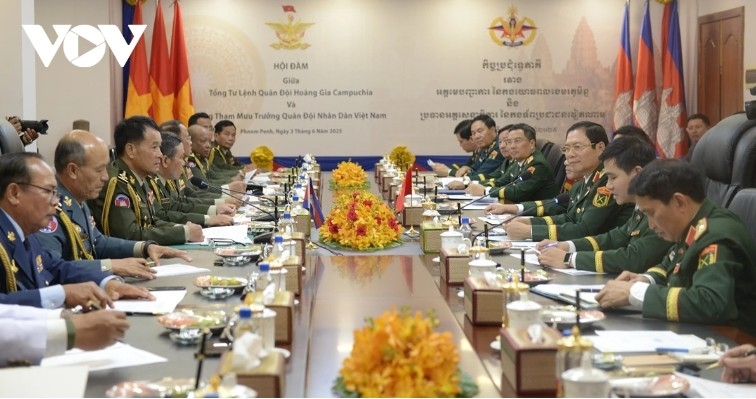 At the talks between the two delegations