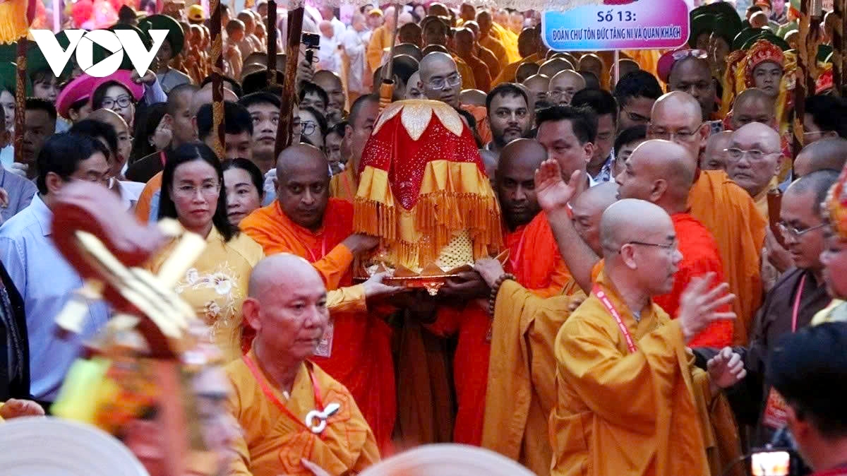 Over 16 million have paid homage to the Buddha’s Sarira in Vietnam from May 2 to June 2 